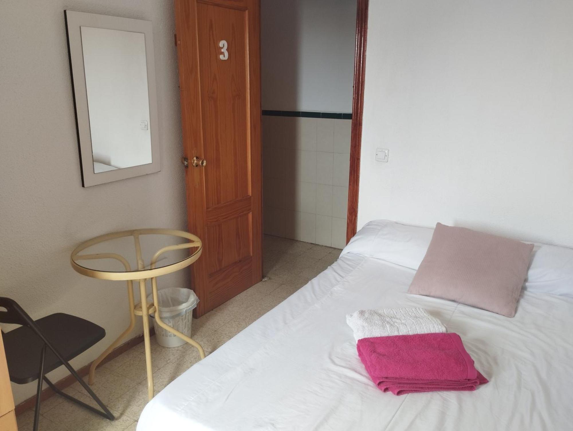 Habitaciones Privadas Con Cama Doble En Sevilla Sevilha Exterior foto